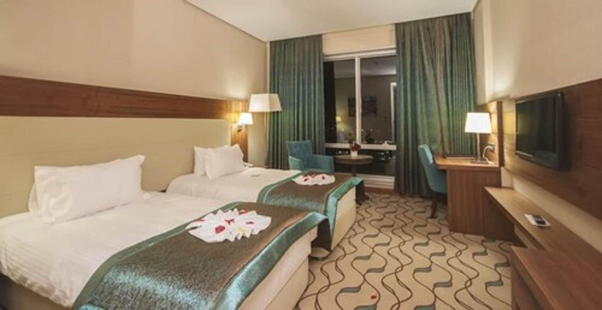 Margi Hotel Edirne Exterior foto A room at the hotel