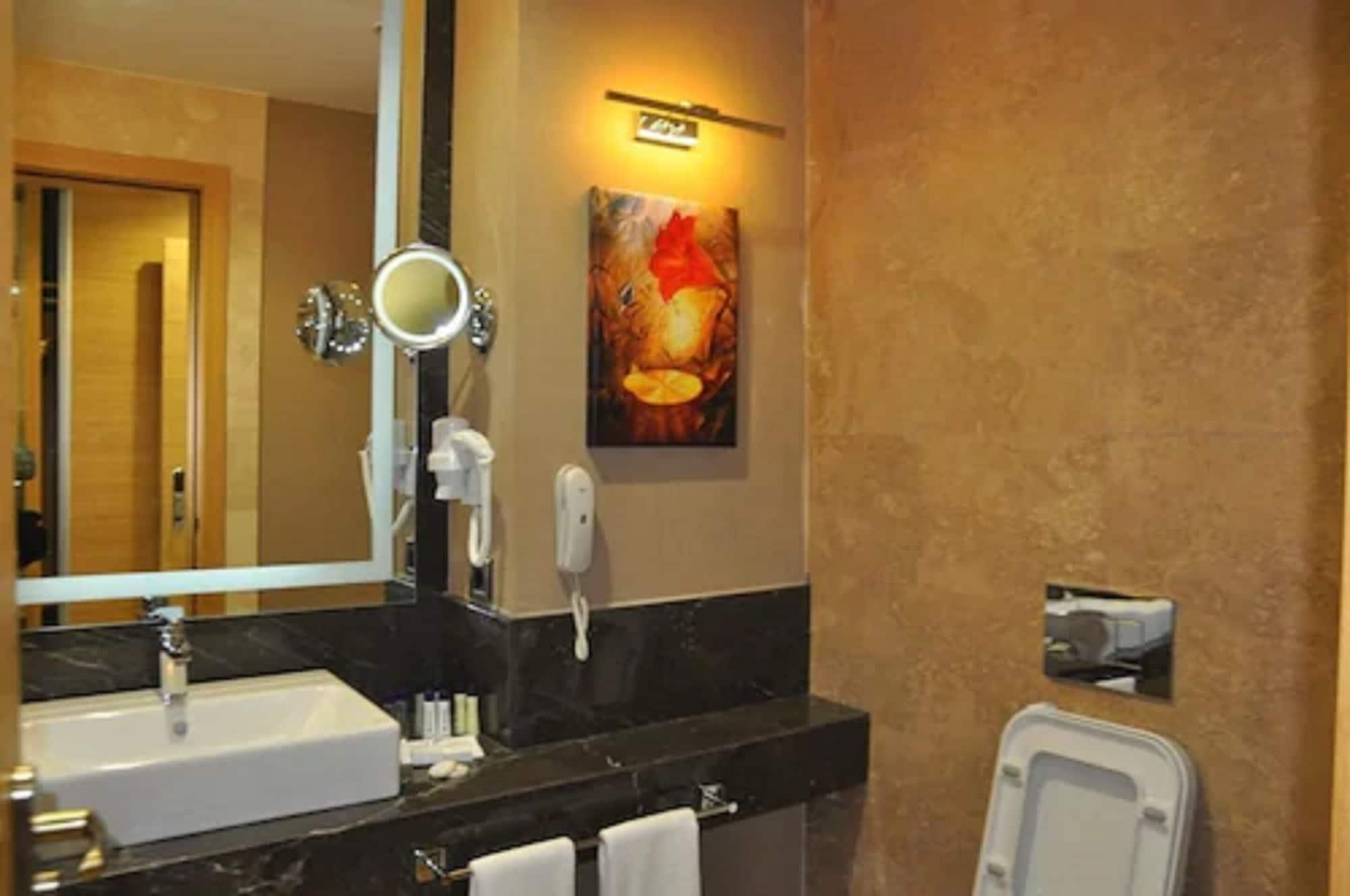 Margi Hotel Edirne Exterior foto Bathroom