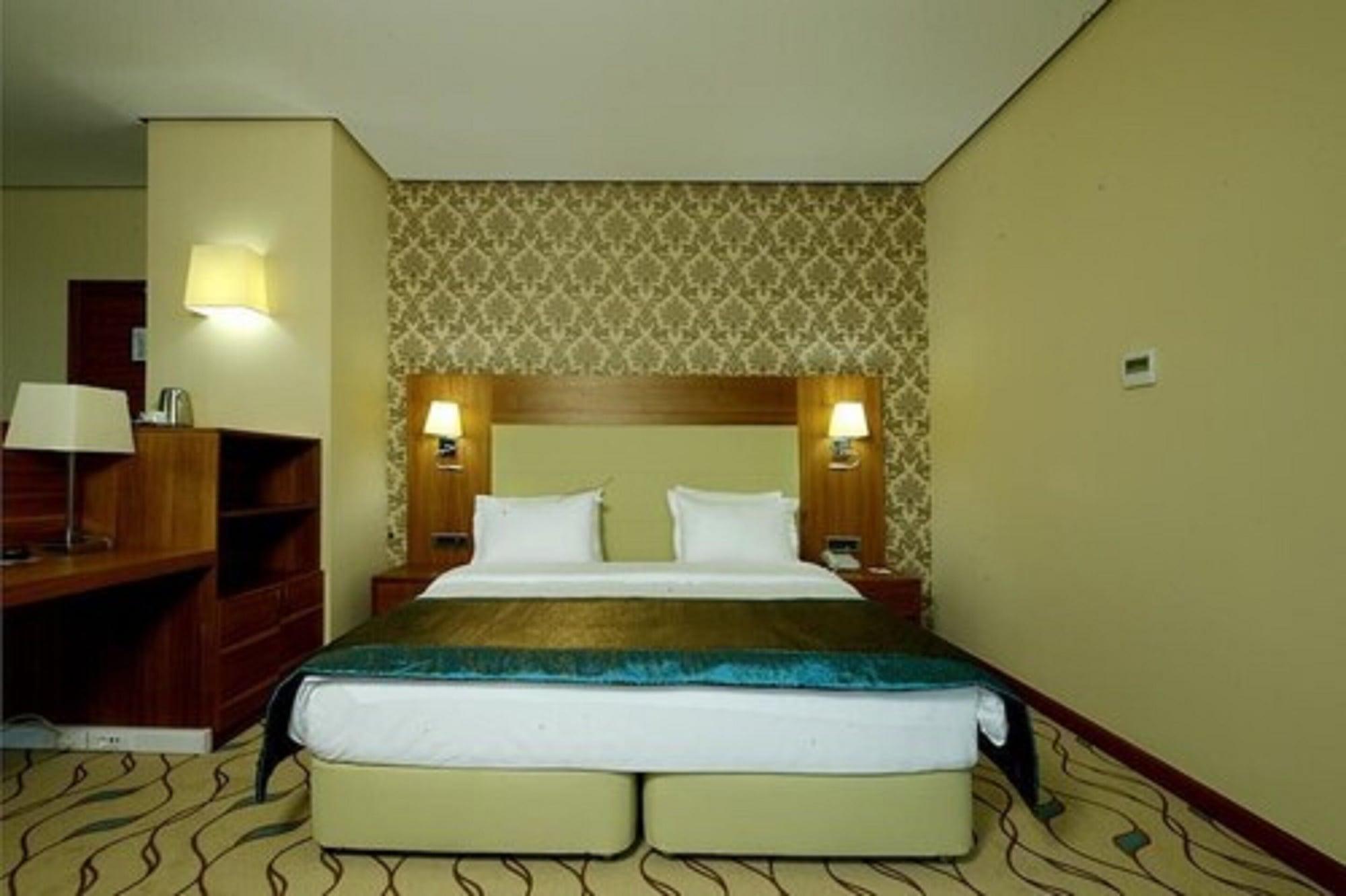 Margi Hotel Edirne Exterior foto A room at the hotel